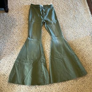 Free people brand new bellbottom pants size 25